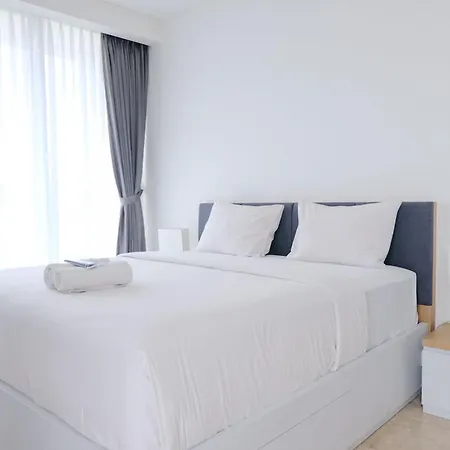 Best Deal Studio Room With Private Jaccuzi At Art Deco Apartment By Travelio